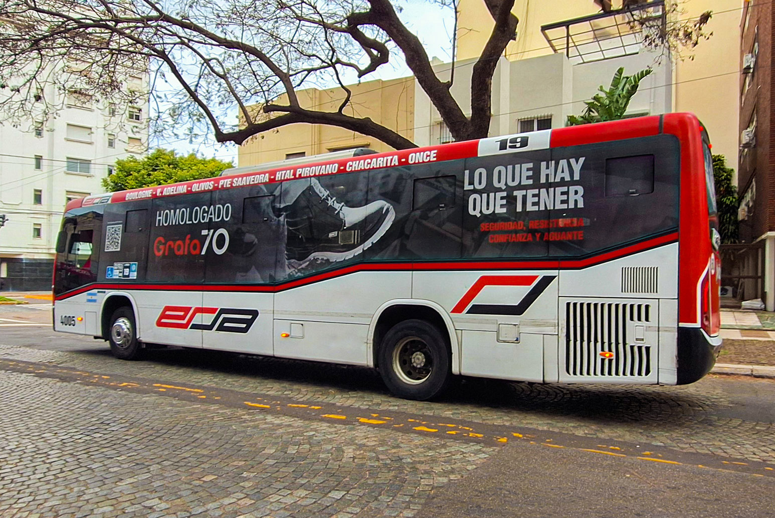 FULL BUS, formato de publicidad en vía pública