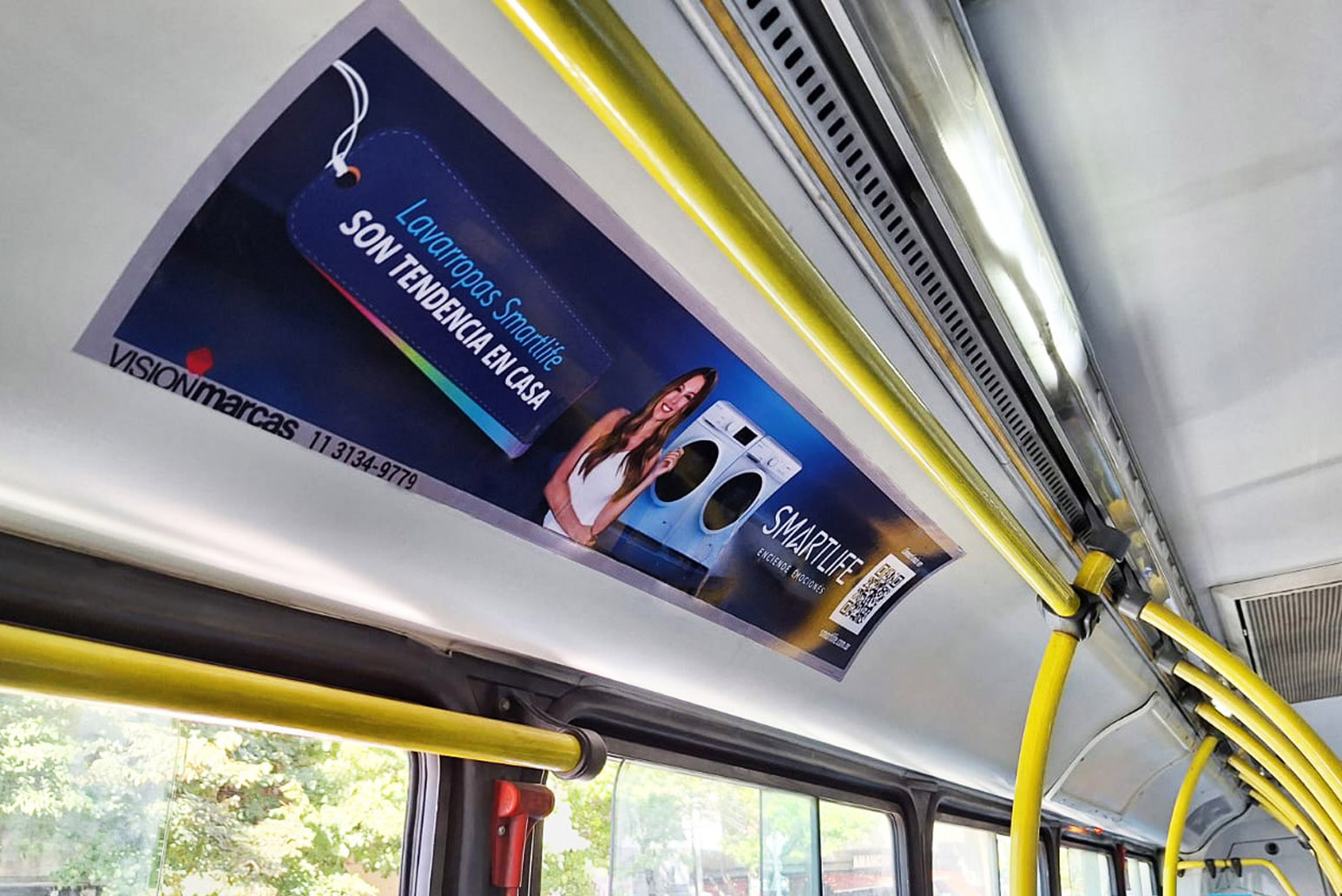 INTERIORES, formato de publicidad en vía pública